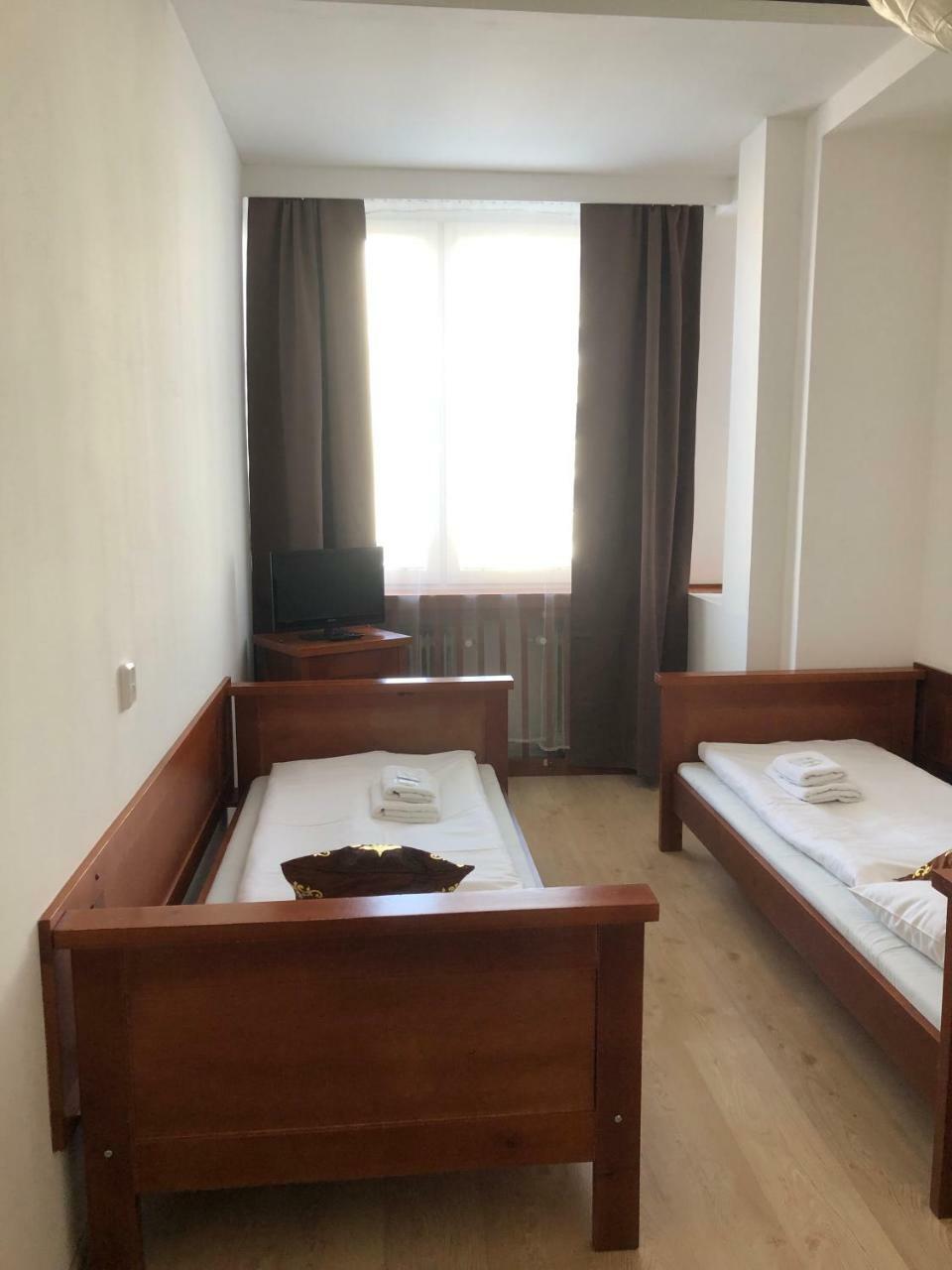 Hotel Ondráš Zlín Buitenkant foto