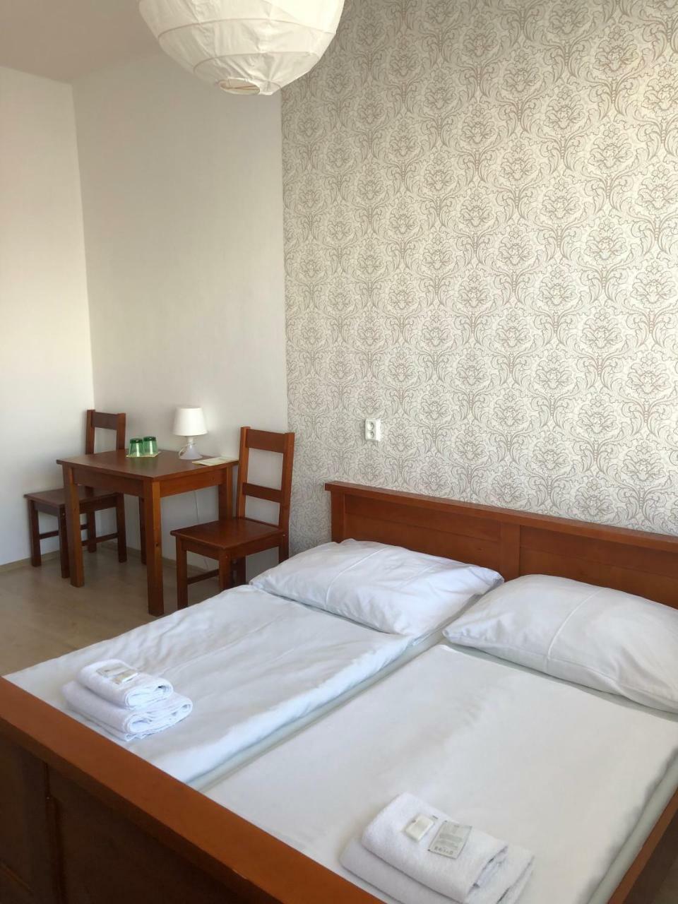 Hotel Ondráš Zlín Buitenkant foto