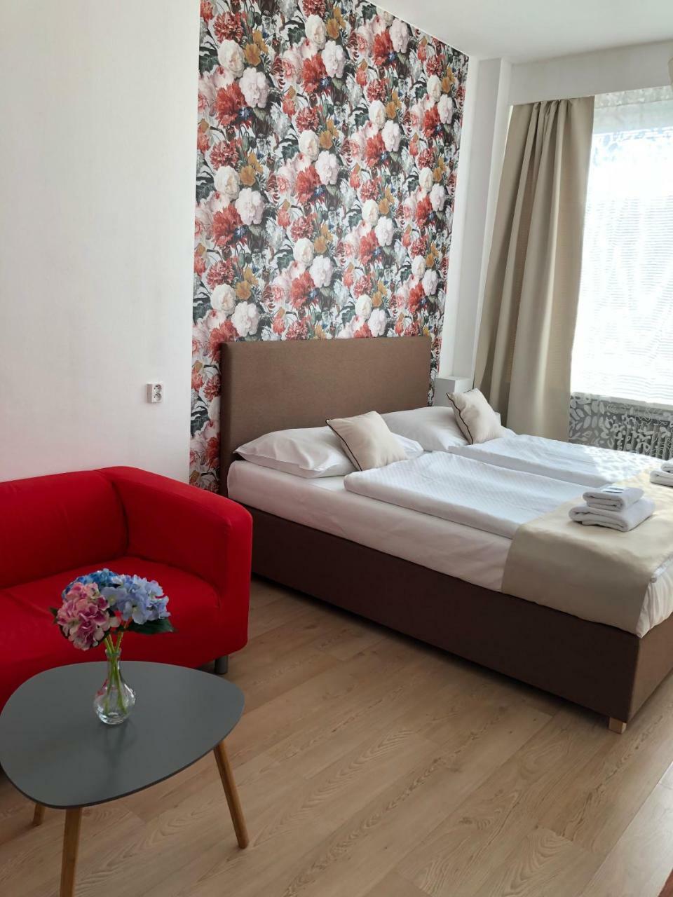 Hotel Ondráš Zlín Buitenkant foto