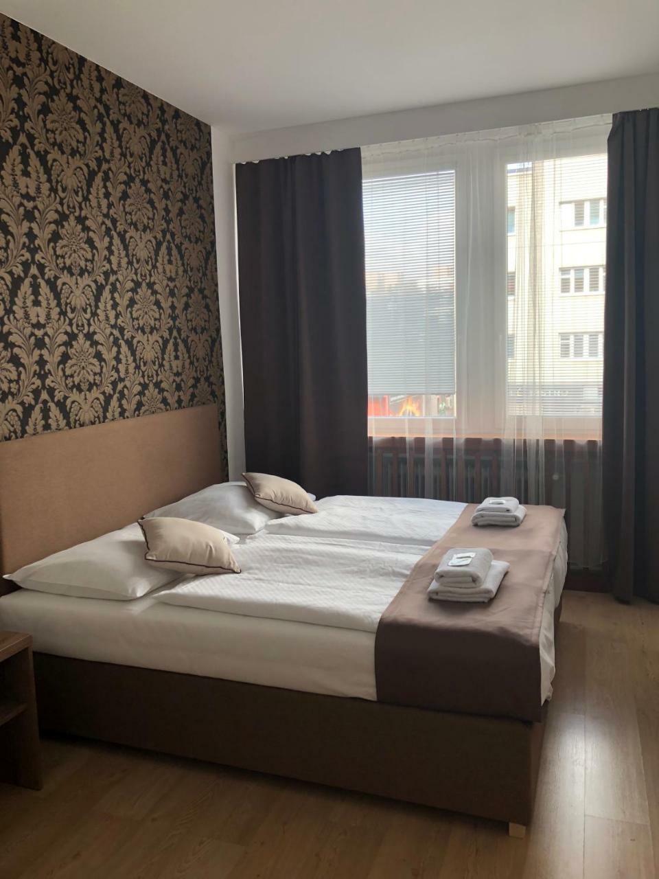 Hotel Ondráš Zlín Buitenkant foto