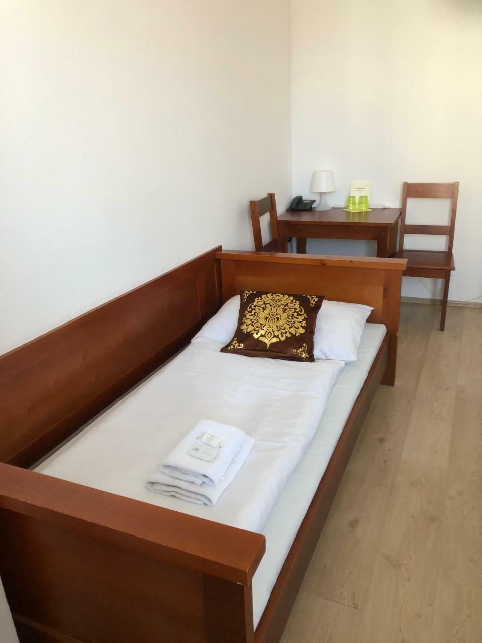 Hotel Ondráš Zlín Buitenkant foto
